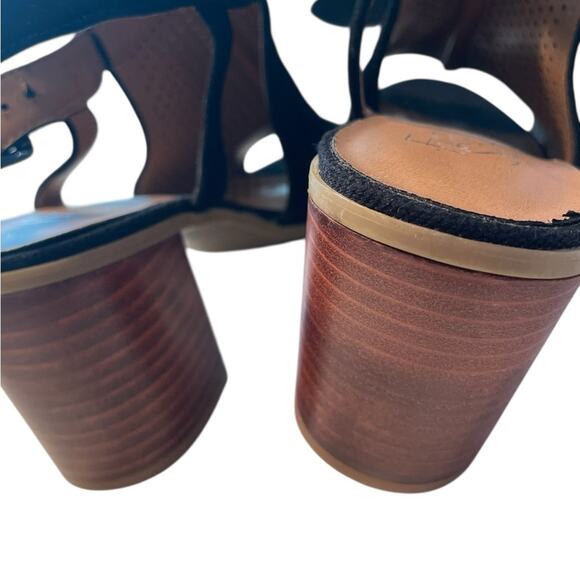 Franco Sarto Black T‑Strap Comfort Heels Women’s 8 Faux Leather Perforated NWT - Picture 8 of 8